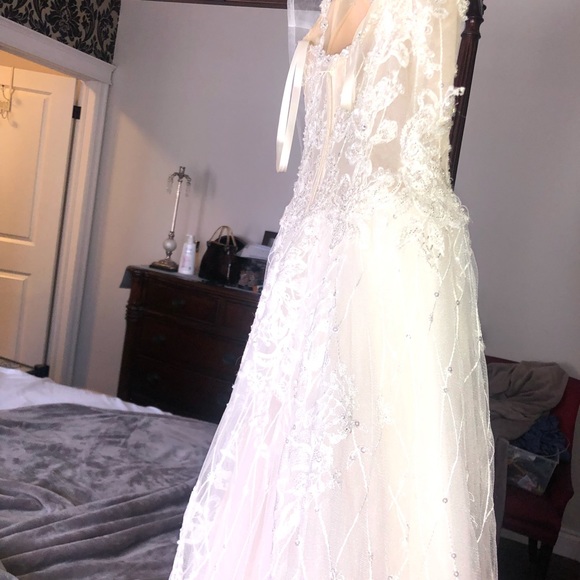 Bridal Dress - Picture 3 of 7